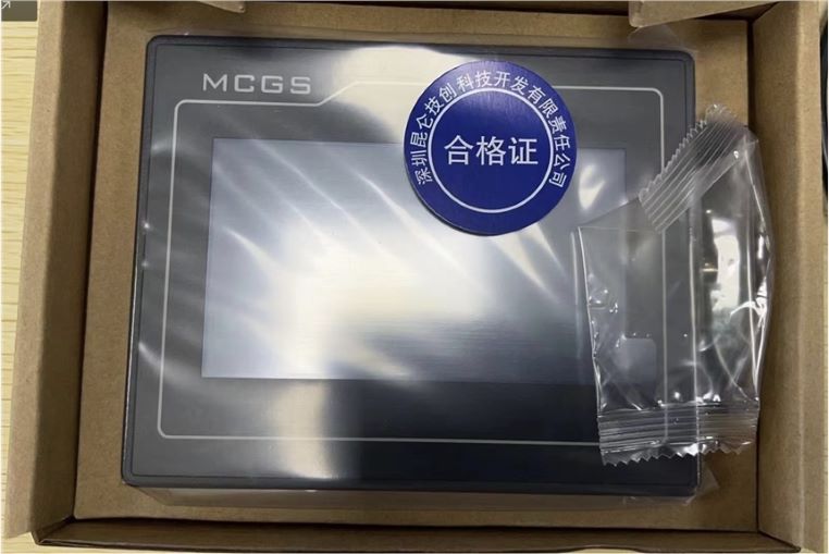 壓條機使用的觸摸屏型號是 ：TPC4013Cl（通開孔）、TOC4013Cd(顯控開孔）